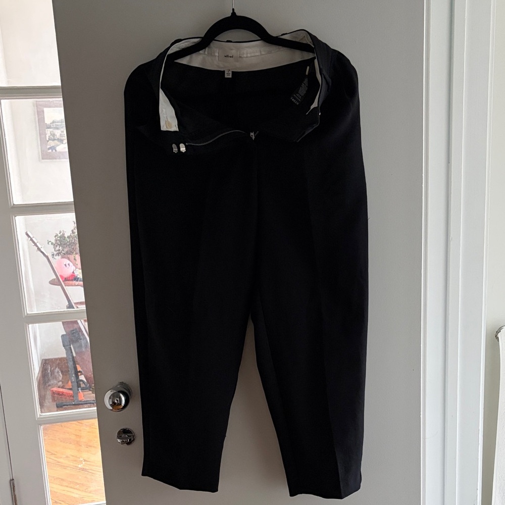 Aritzia Black Straight-Leg Ponte Pants